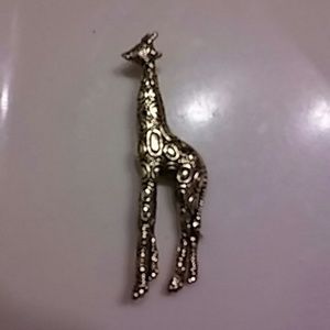 14k gold-plated Giraffe Pin
